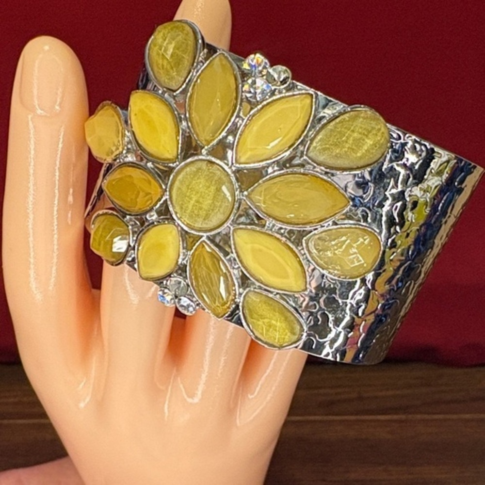 Elegant Yellow Gemstone and Crystal Silver Tone Bracelet